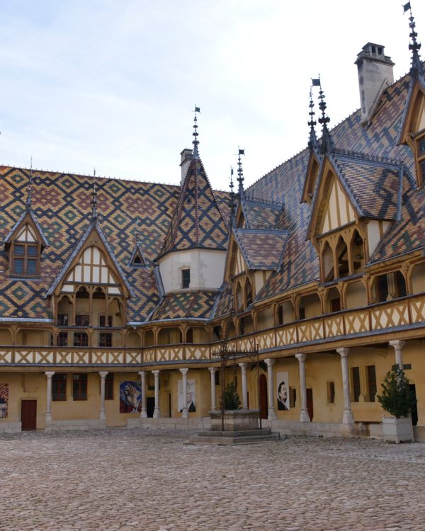 xk-and-co-rallyes-automobiles-anciennes-rallye-bourgogne-2025425-Beaune--10X